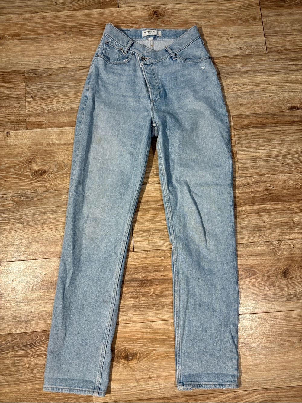 Abercrombie & Fitch Light Blue High-Rise 'The Dad' Jeans